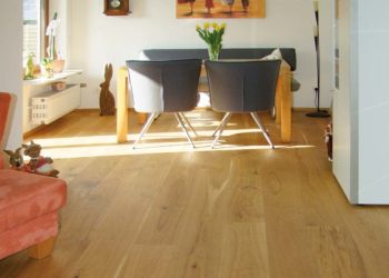 Über das Landhausdielen – Eichenparkett fliesend zur Küchendesignlösung