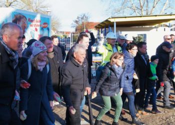 Spatenstich fürs neue Hallenbad