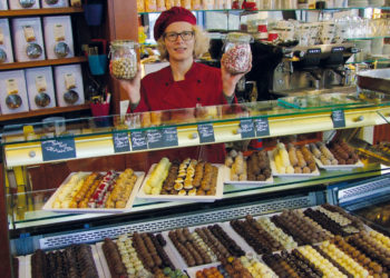 Kuchen, Pralinen und feine Nikoläuse