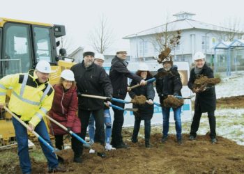 Spatenstich auf der Zimmerer Höhe