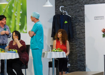 ’s TheatervonDü spielt »Residenz Schloss & Riegel« in der Mehrzweckhalle