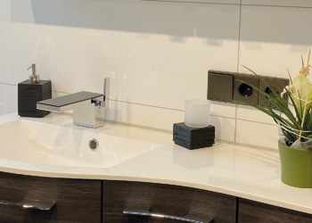 Barrierefreie Nasszelle als Wohlfühloase – stiller Ort mit Loungemusik